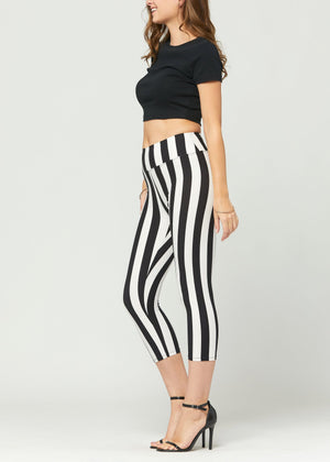 Chloe Ultra Soft 3" High Waist Capri Leggings - Beetlejuice